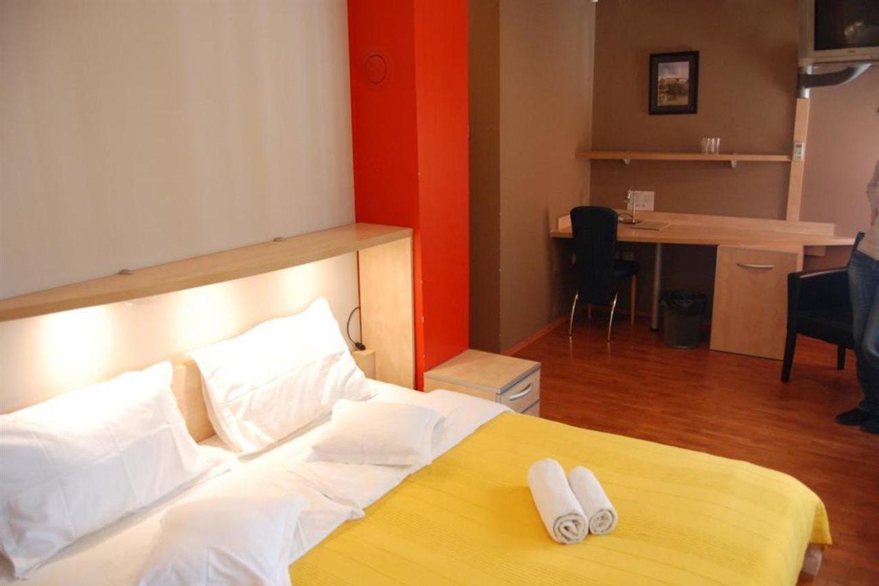 Car Royal Apartments And Rooms Νόβι Σαντ Εξωτερικό φωτογραφία