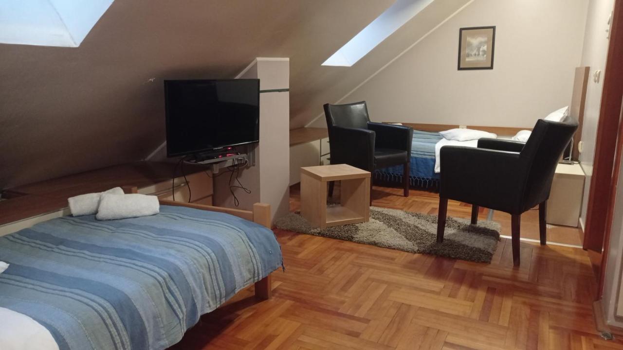 Car Royal Apartments And Rooms Νόβι Σαντ Εξωτερικό φωτογραφία