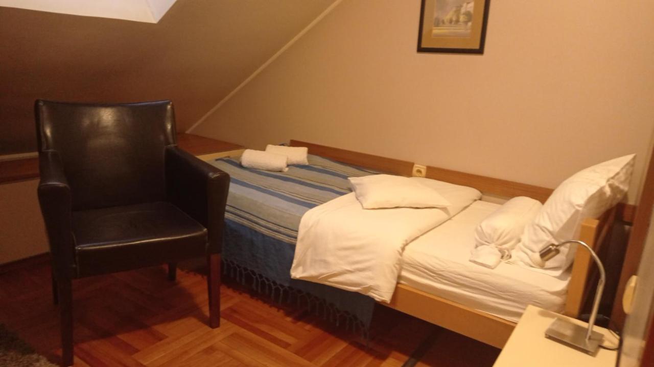 Car Royal Apartments And Rooms Νόβι Σαντ Εξωτερικό φωτογραφία